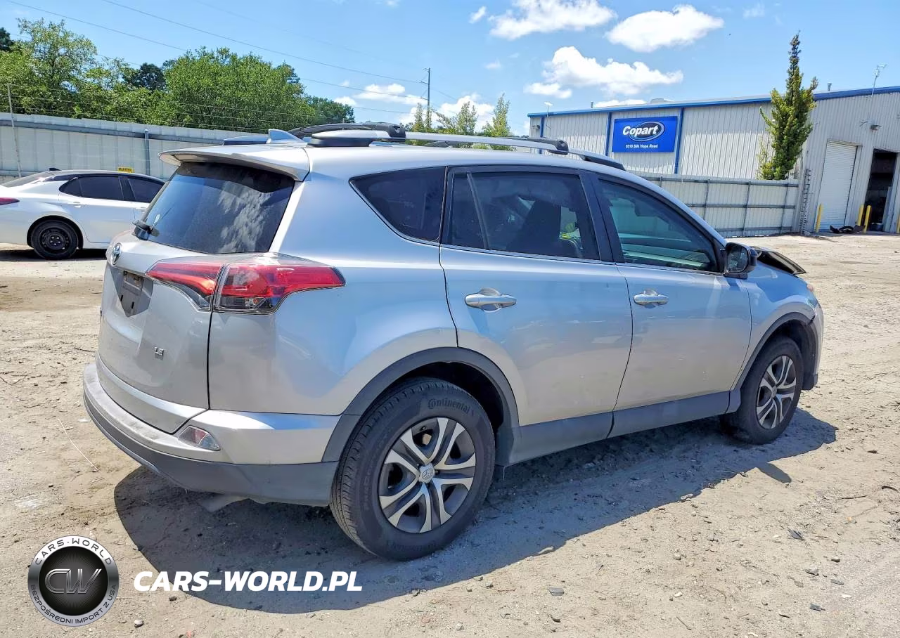 2018 Toyota Rav4 Le VIN:2T3ZFREV6JW469217 - 3