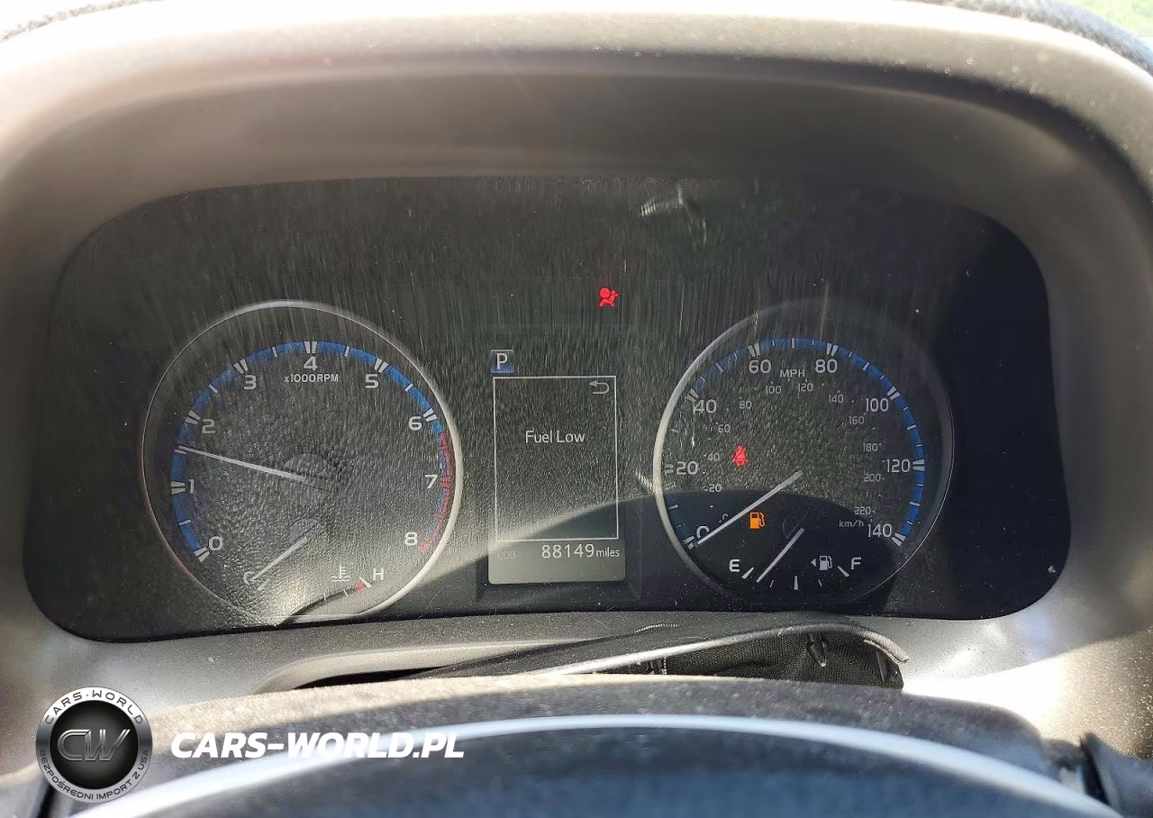 2018 Toyota Rav4 Le VIN:2T3ZFREV6JW469217 - 9