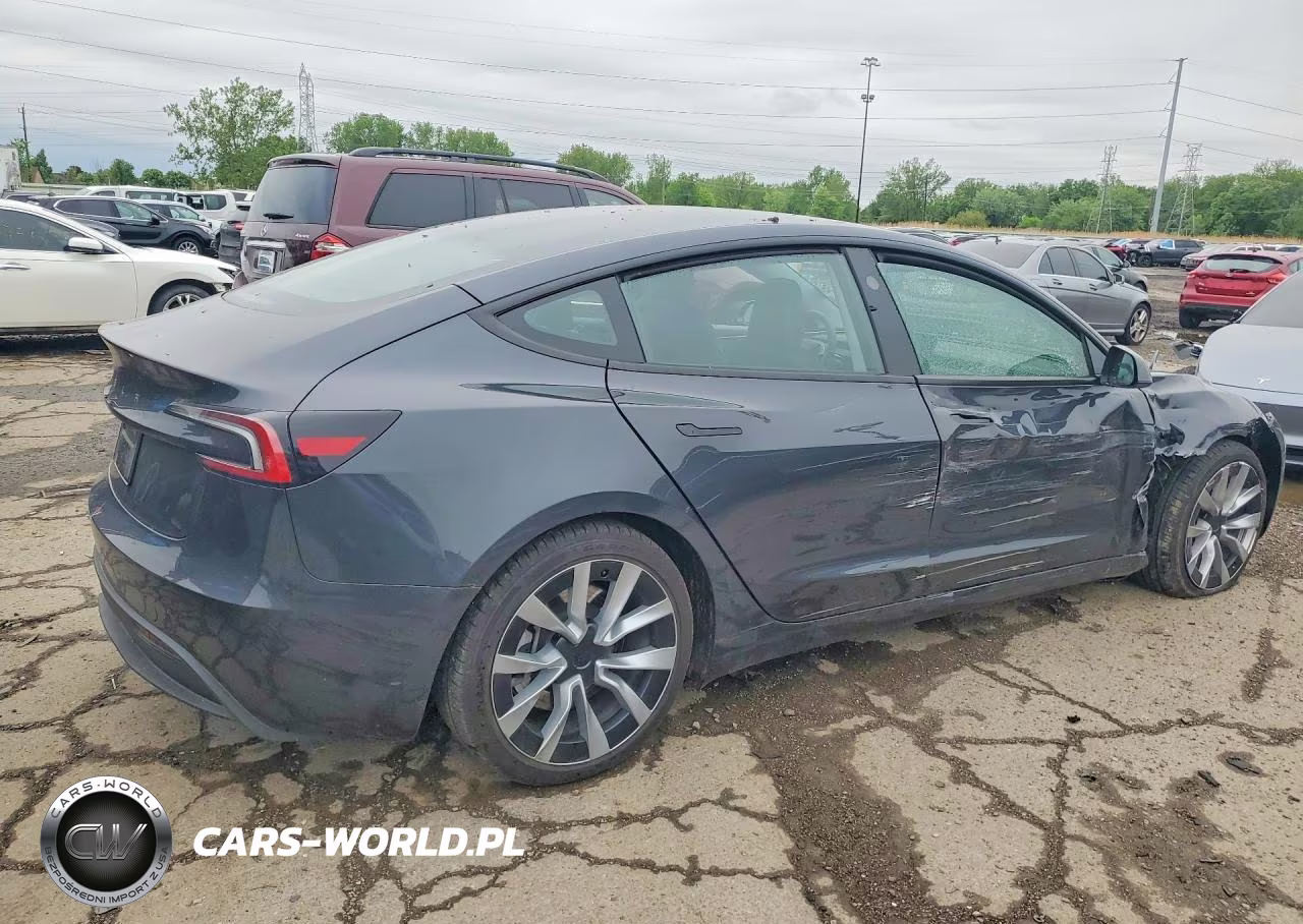 2025 Tesla Model 3 VIN:5YJ3E1EA2SF062882 - 3