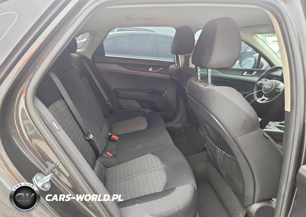 2025 Kia K5 Lxs VIN:KNAG24J7XS5384948 - 10