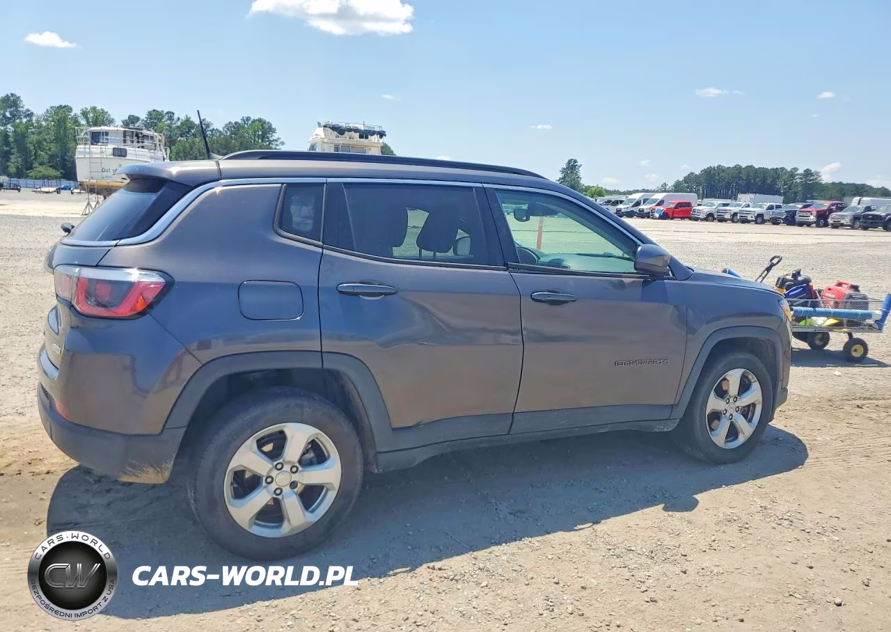 2018 Jeep Compass Latitude VIN:3C4NJDBB2JT481267 - 3