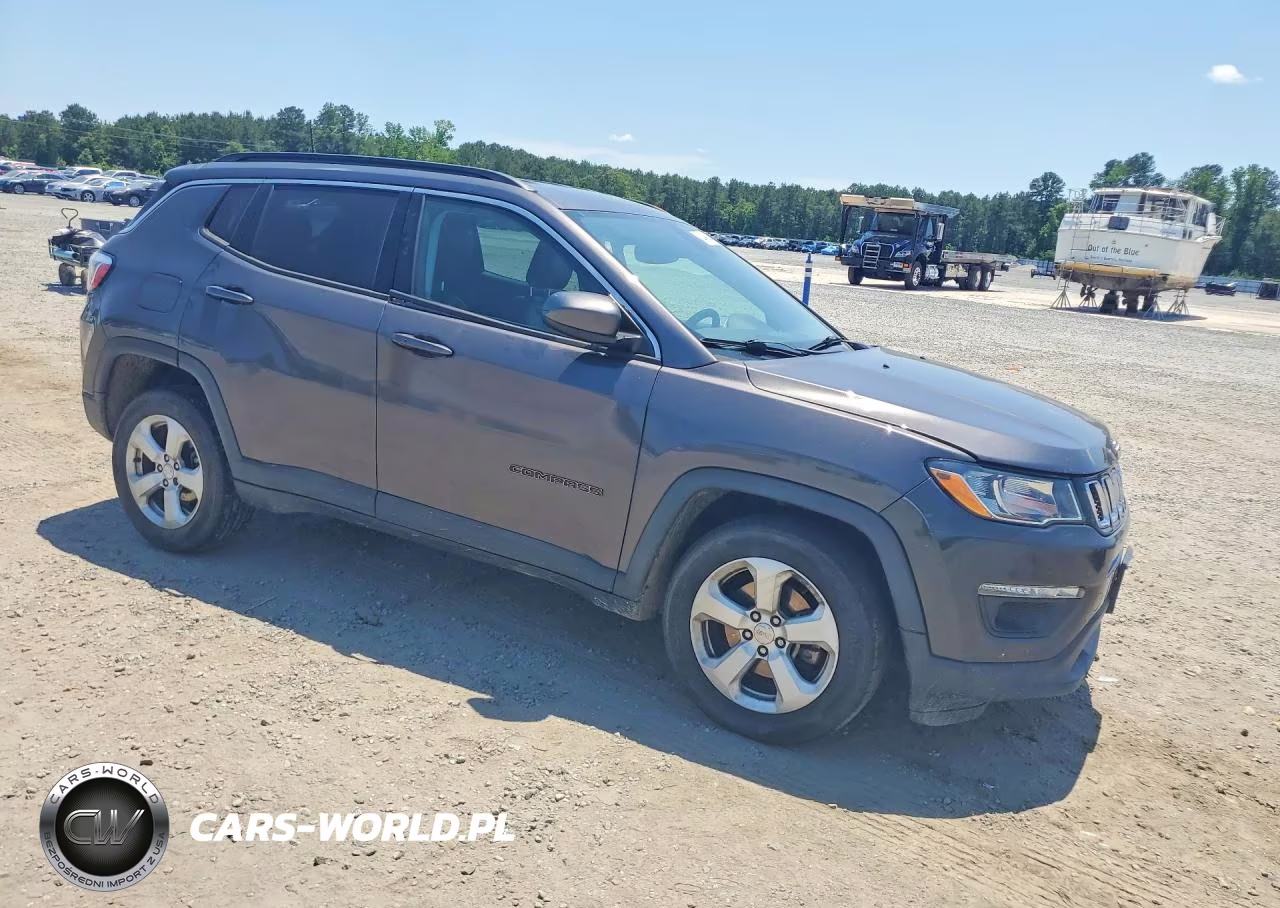 2018 Jeep Compass Latitude VIN:3C4NJDBB2JT481267 - 4