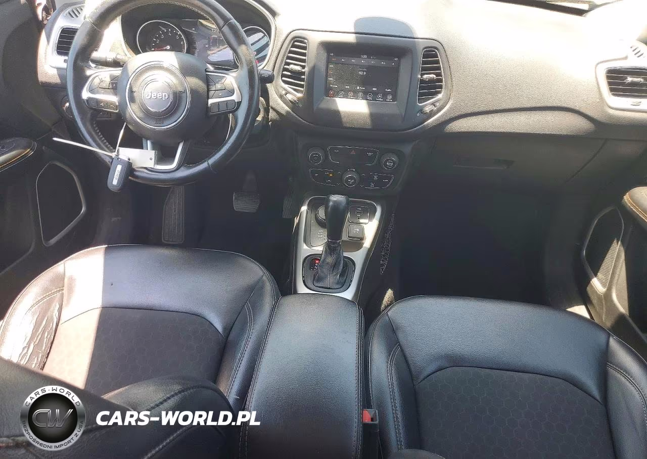 2018 Jeep Compass Latitude VIN:3C4NJDBB2JT481267 - 8