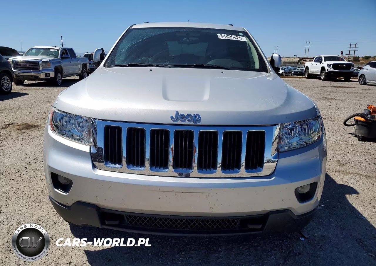 2012 Jeep Grand Cherokee Laredo VIN:1C4RJFAG9CC349714 - 5