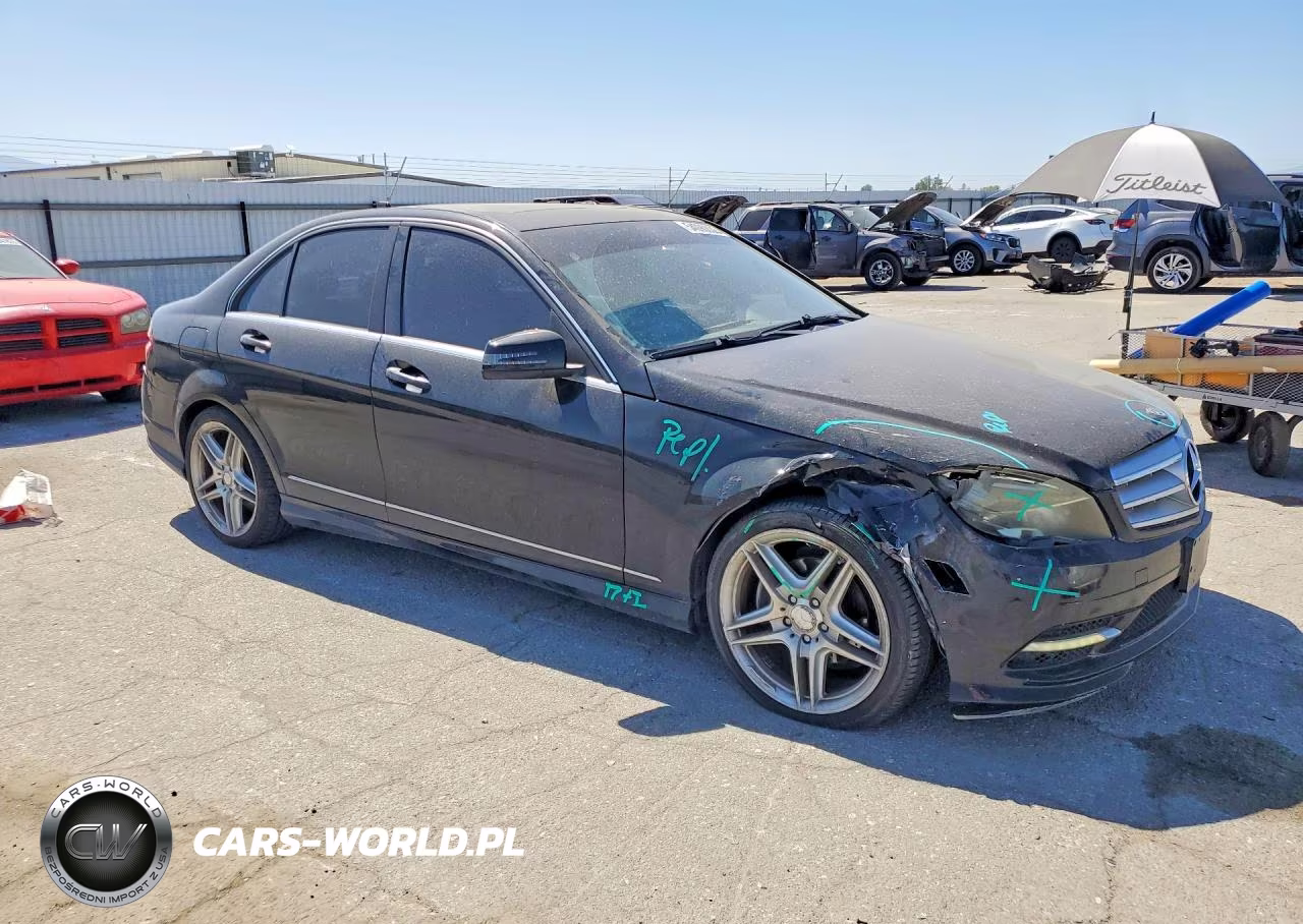 2011 Mercedes-Benz C 300 VIN:WDDGF5EB1BR137568 - 4
