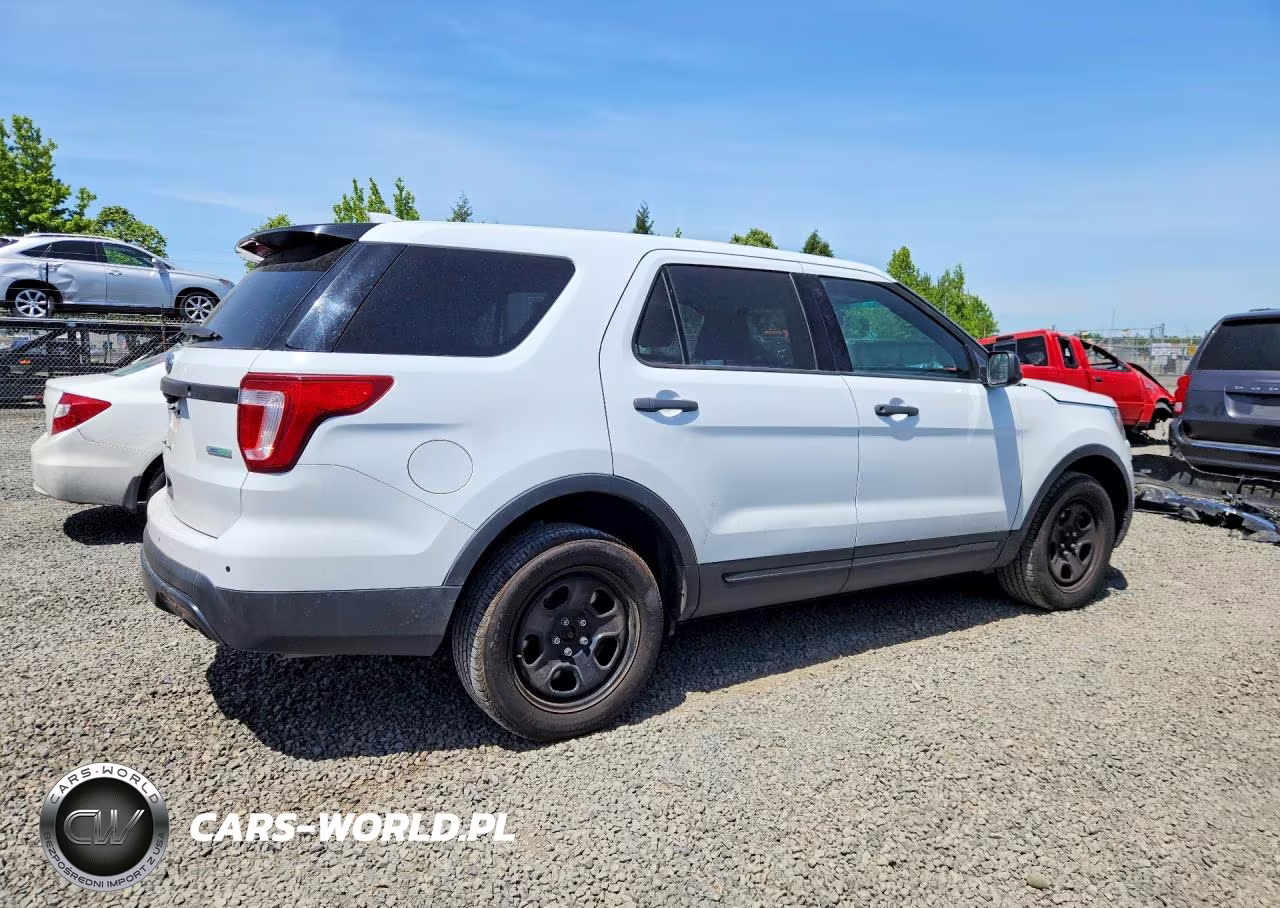 2016 Ford Explorer Police Interceptor VIN:1FM5K8AT1GGA86715 - 3