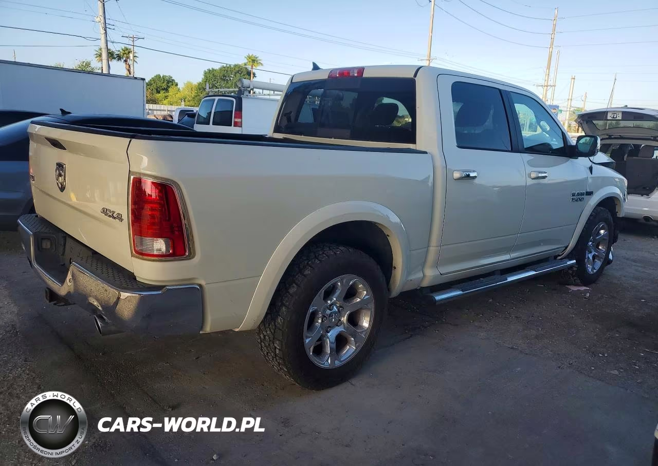 2018 Ram 1500 Laramie VIN:1C6RR7NM4JS248007 - 3
