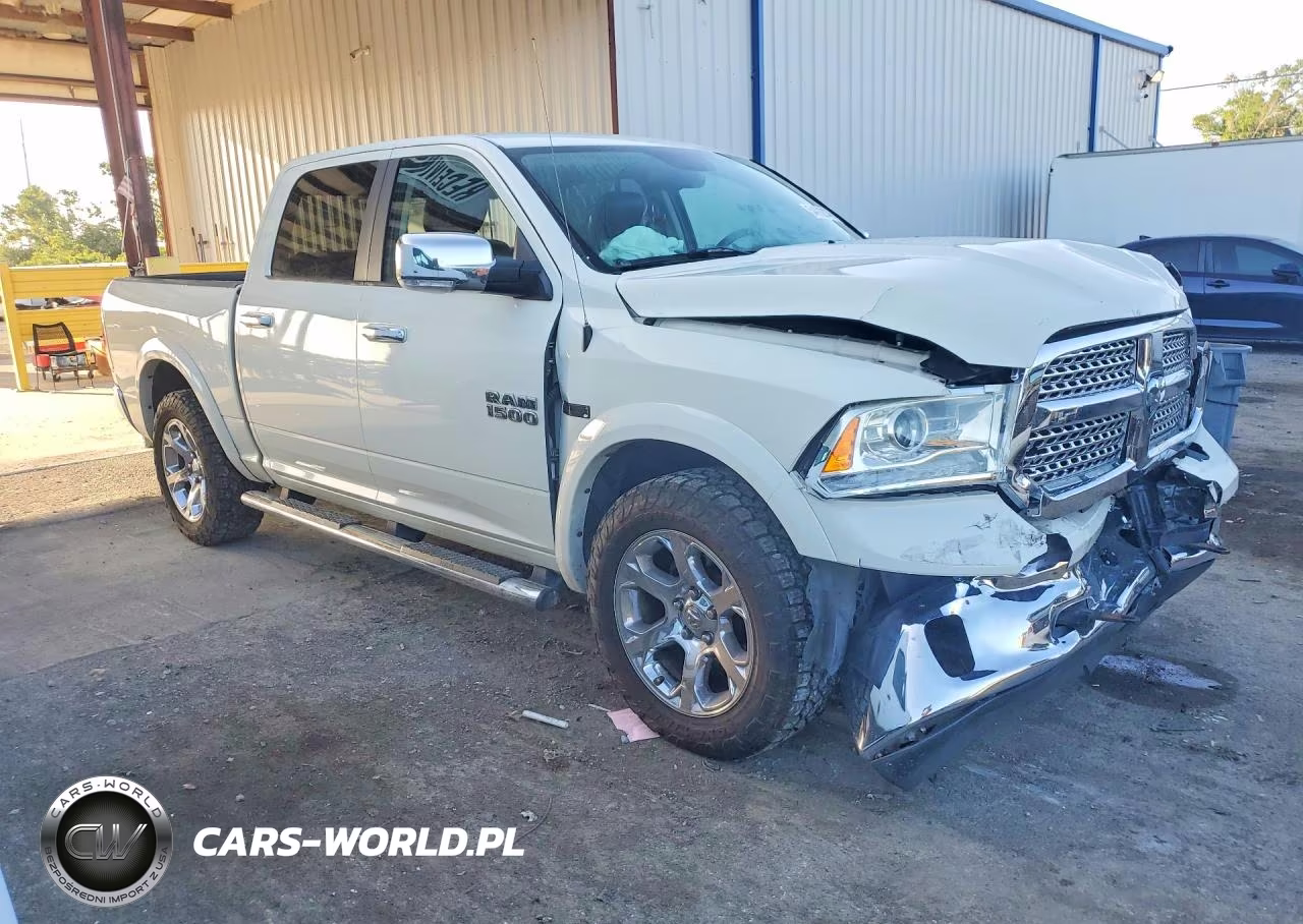 2018 Ram 1500 Laramie VIN:1C6RR7NM4JS248007 - 4