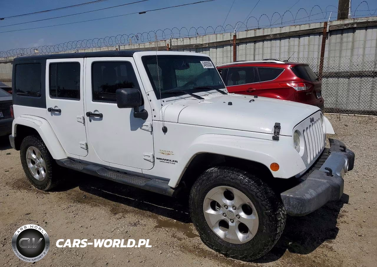 2014 Jeep Wrangler Unlimited Sahara VIN:1C4BJWEG0EL212501 - 4