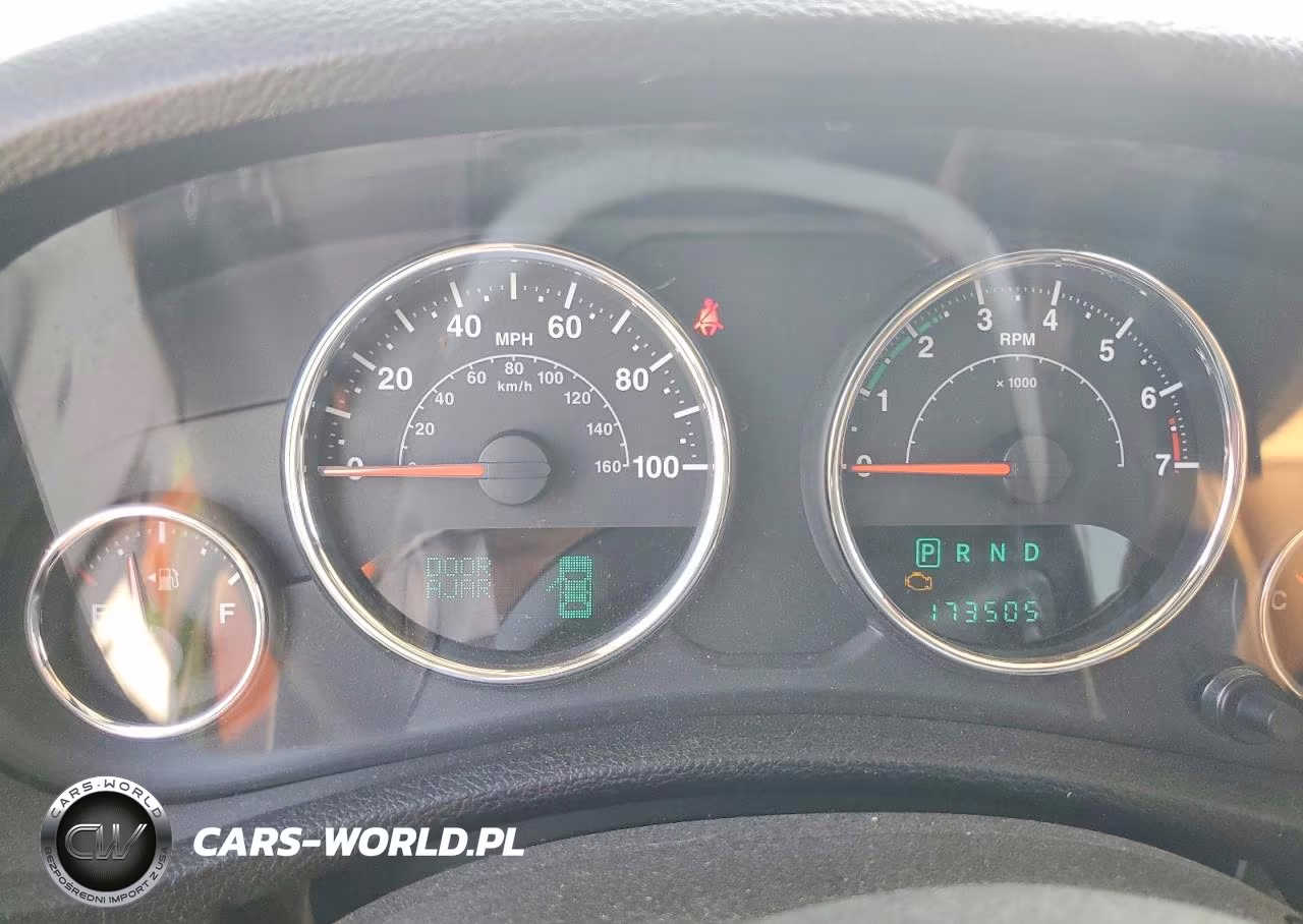 2014 Jeep Wrangler Unlimited Sahara VIN:1C4BJWEG0EL212501 - 9