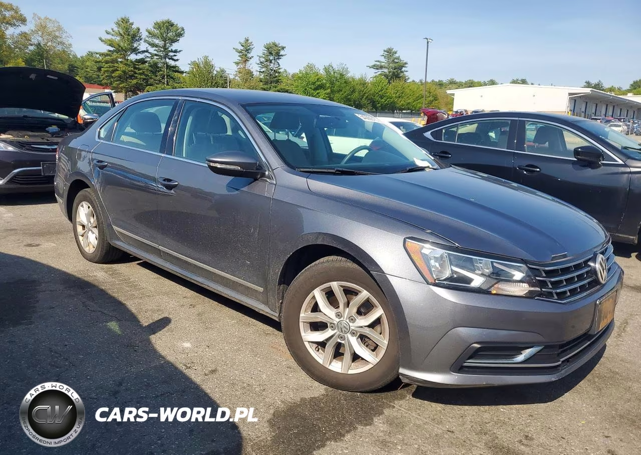2017 Volkswagen Passat R-Line Automa VIN:1VWAT7A38HC000574 - 4