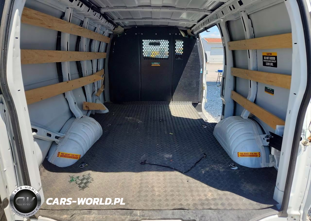 2025 Chevrolet Express 2500 Cargo Delivery Van VIN:1GCWGAFP4S1250922 - 10