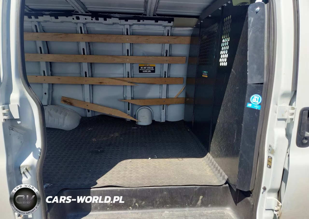 2025 Chevrolet Express 2500 Cargo Delivery Van VIN:1GCWGAFP4S1250922 - 11