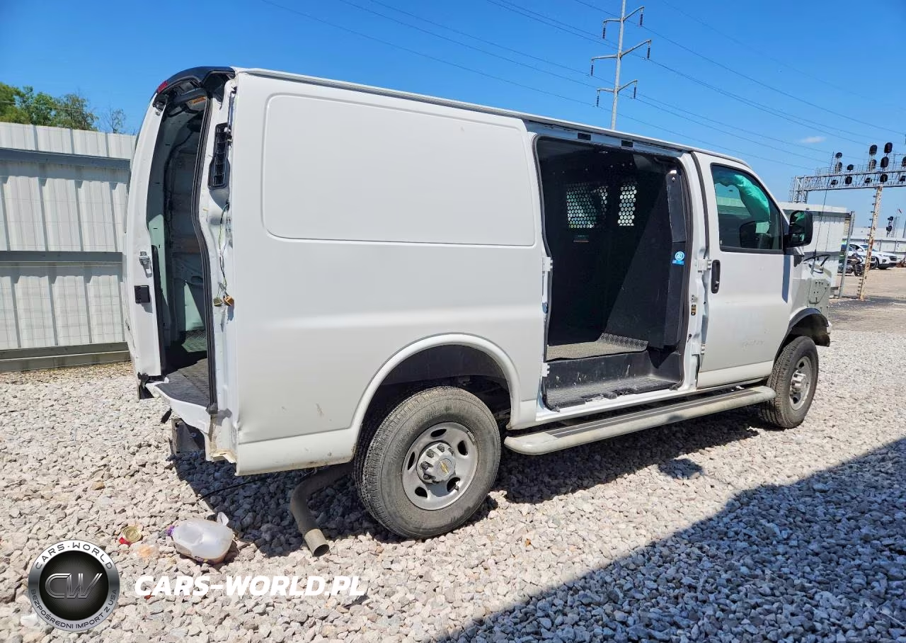 2025 Chevrolet Express 2500 Cargo Delivery Van VIN:1GCWGAFP4S1250922 - 3