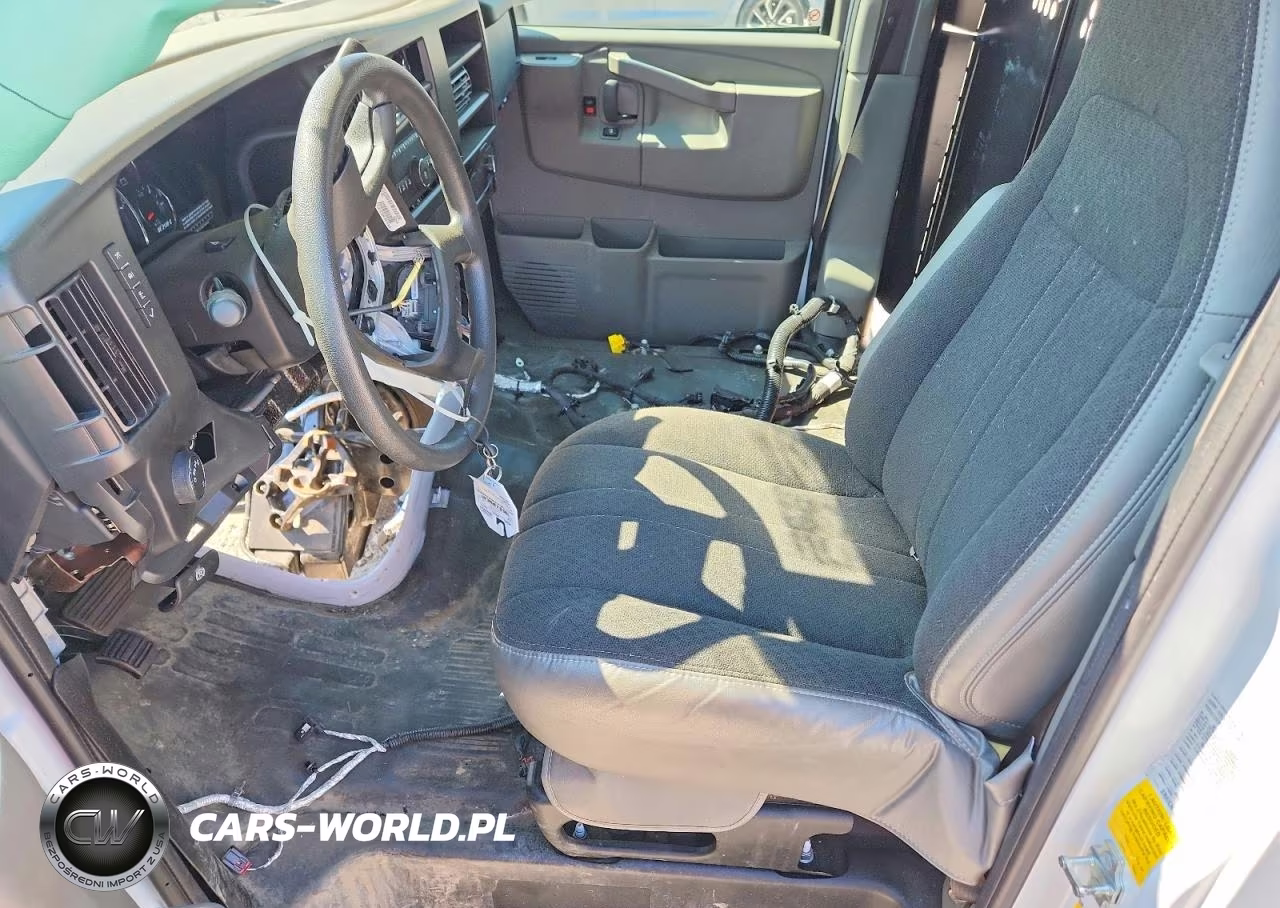 2025 Chevrolet Express 2500 Cargo Delivery Van VIN:1GCWGAFP4S1250922 - 7