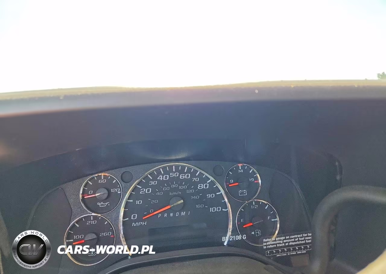 2025 Chevrolet Express 2500 Cargo Delivery Van VIN:1GCWGAFP4S1250922 - 9