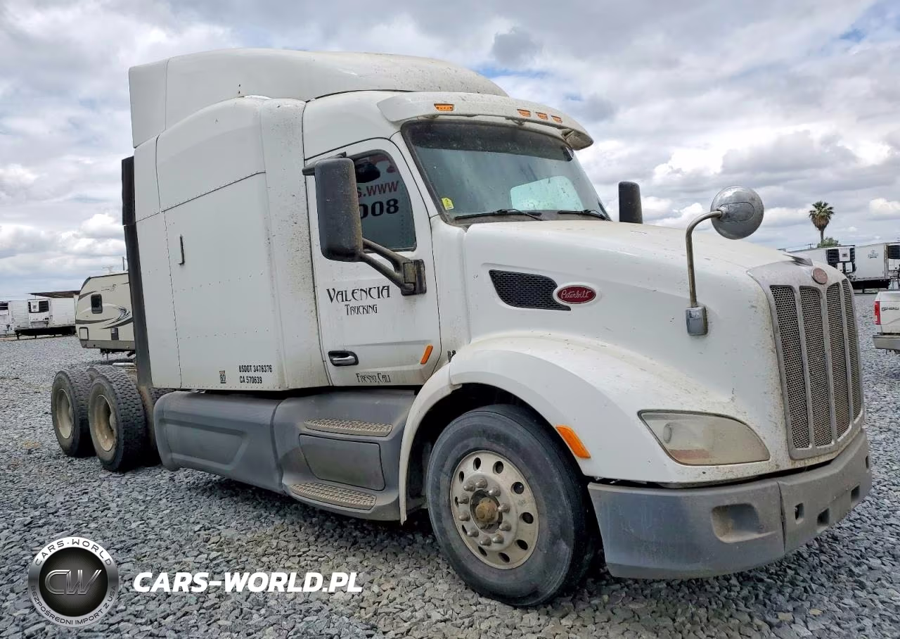 2015 Peterbilt 579 Semi Truck