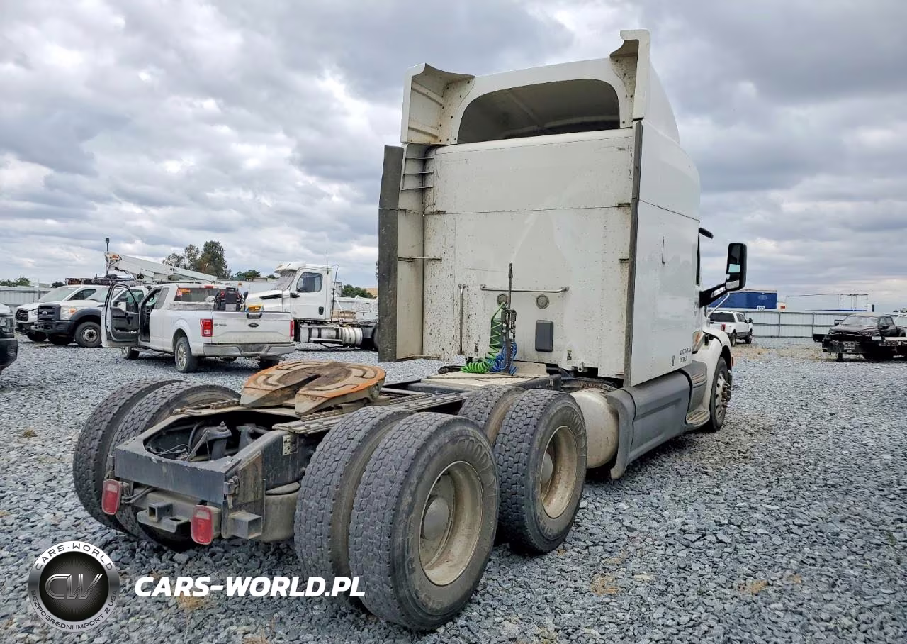 2015 Peterbilt 579 Semi Truck VIN:1XPBDP9X5FD255443 - 4