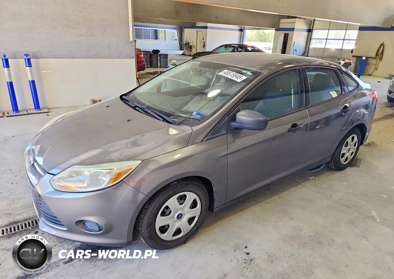 2013 Ford Focus VIN:1FADP3E27DL187689 - 1