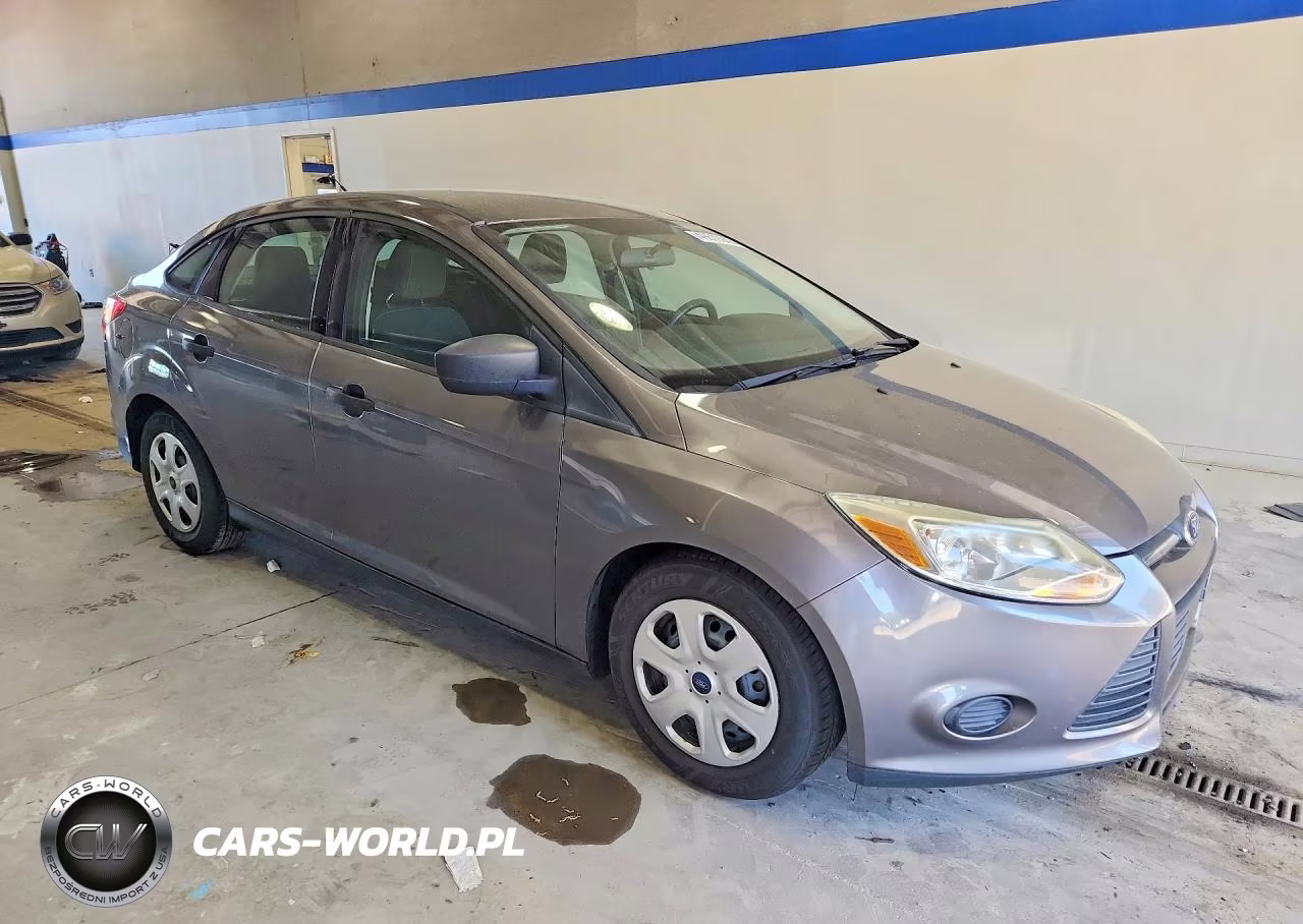 2013 Ford Focus VIN:1FADP3E27DL187689 - 4