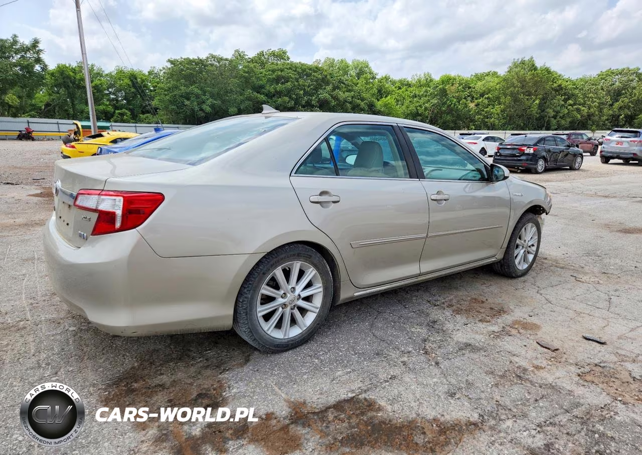 2014 Toyota Camry Hybrid VIN:4T1BD1FK0EU132151 - 3