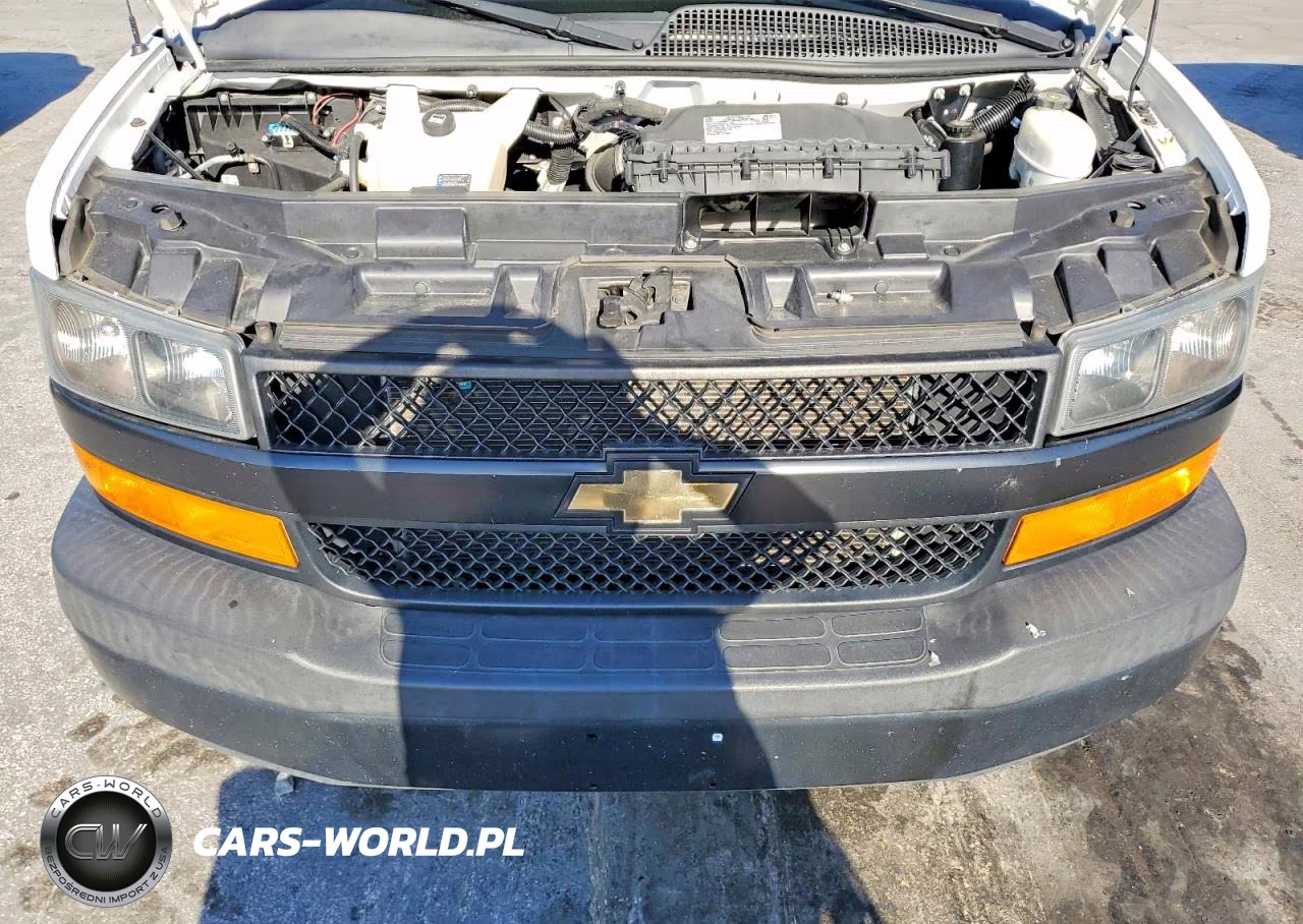 2020 Chev Express G2500 VIN:1GCWGAFP3L1218657 - 11