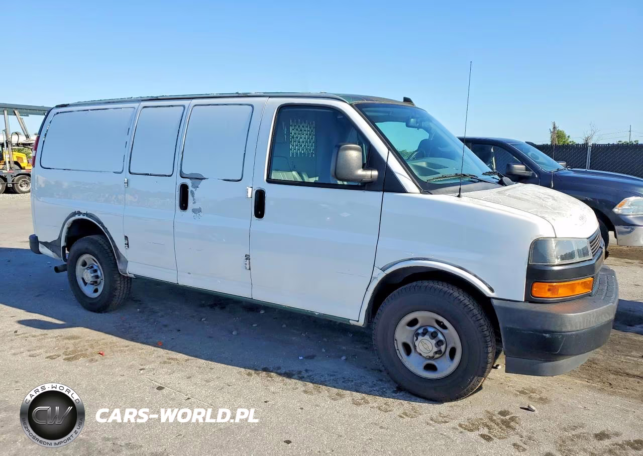 2020 Chev Express G2500 VIN:1GCWGAFP3L1218657 - 4