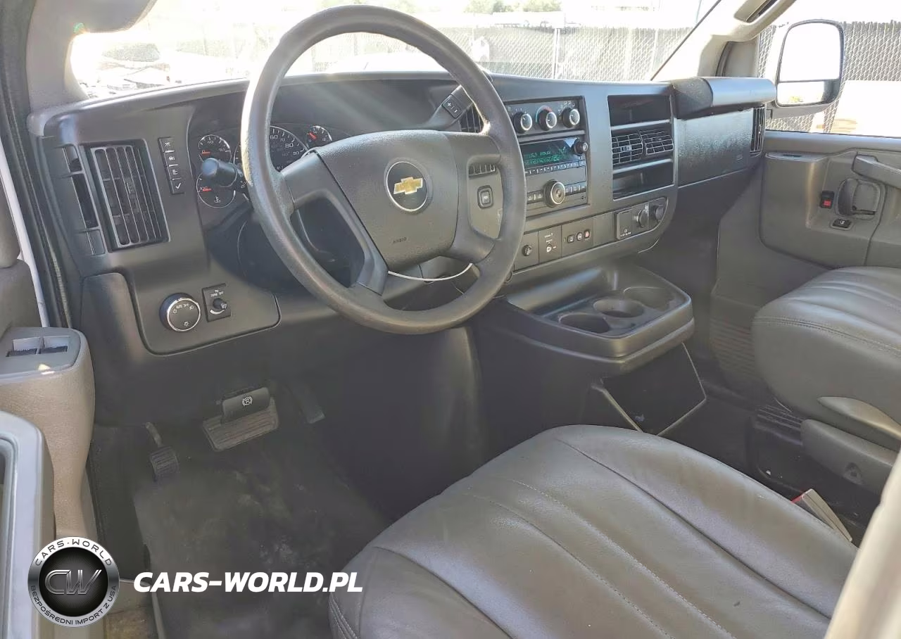 2020 Chev Express G2500 VIN:1GCWGAFP3L1218657 - 8