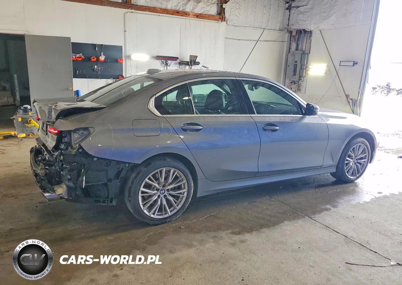 2024 BMW 330Xi VIN:3MW89FF06R8E14211 - 3