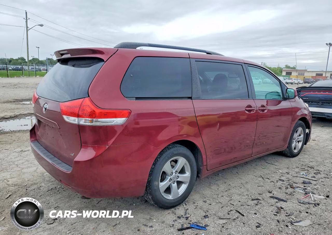 2014 Toyota Sienna Le VIN:5TDKK3DC2ES417178 - 3