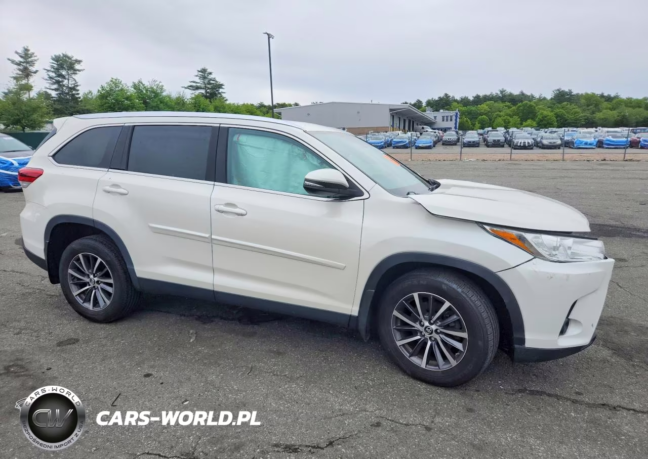 2019 Toyota Highlander Xle VIN:5TDJZRFHXKS614548 - 4