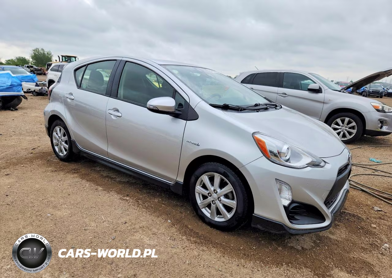 2017 Toyota Prius C Two VIN:JTDKDTB35H1592457 - 4