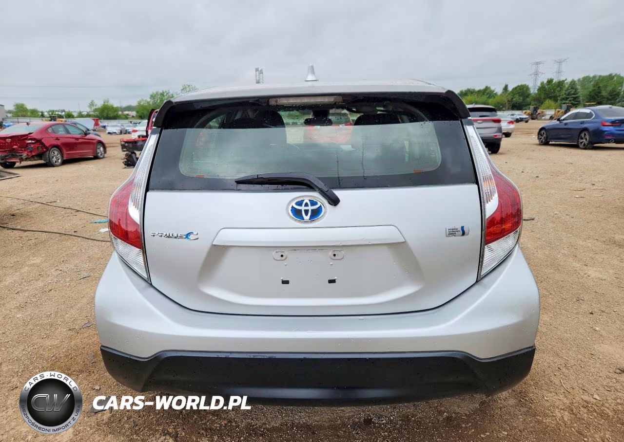 2017 Toyota Prius C Two VIN:JTDKDTB35H1592457 - 6