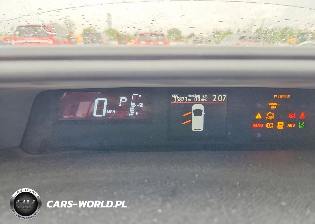 2017 Toyota Prius C Two VIN:JTDKDTB35H1592457 - 9