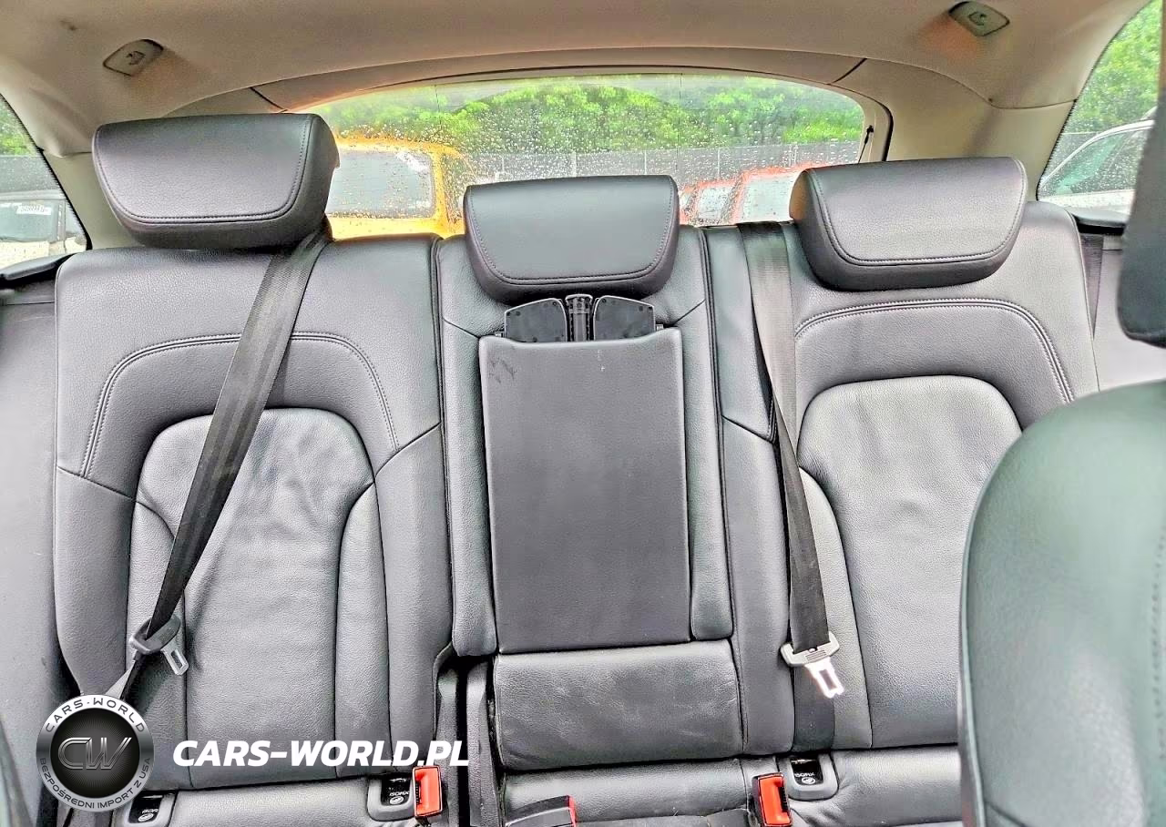 2010 Audi Q5 Premium Plus VIN:WA1LKAFPXAA023826 - 10