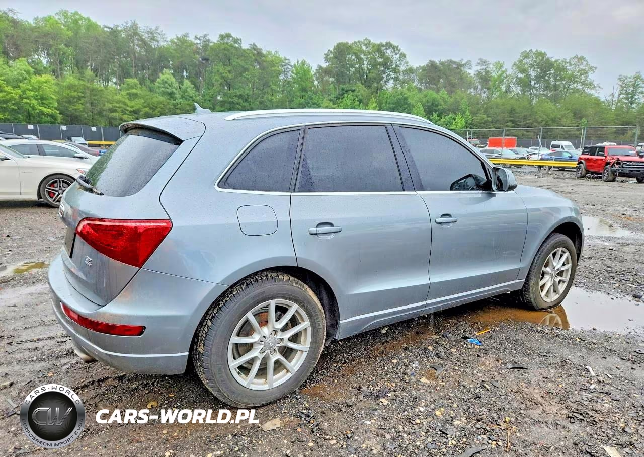 2010 Audi Q5 Premium Plus VIN:WA1LKAFPXAA023826 - 3