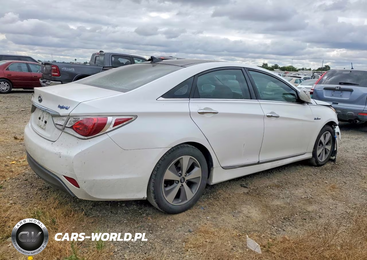2011 Hyundai Sonata Hybrid VIN:KMHEC4A4XBA013854 - 3