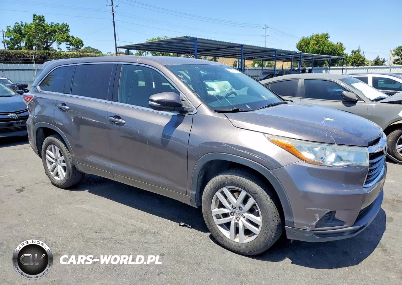 2015 Toyota Highlander Le VIN:5TDZARFH6FS014805 - 4