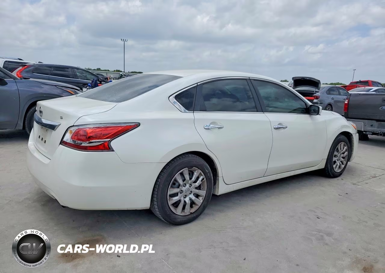 2015 Nissan Altima 2.5 S VIN:1N4AL3AP4FC242215 - 3