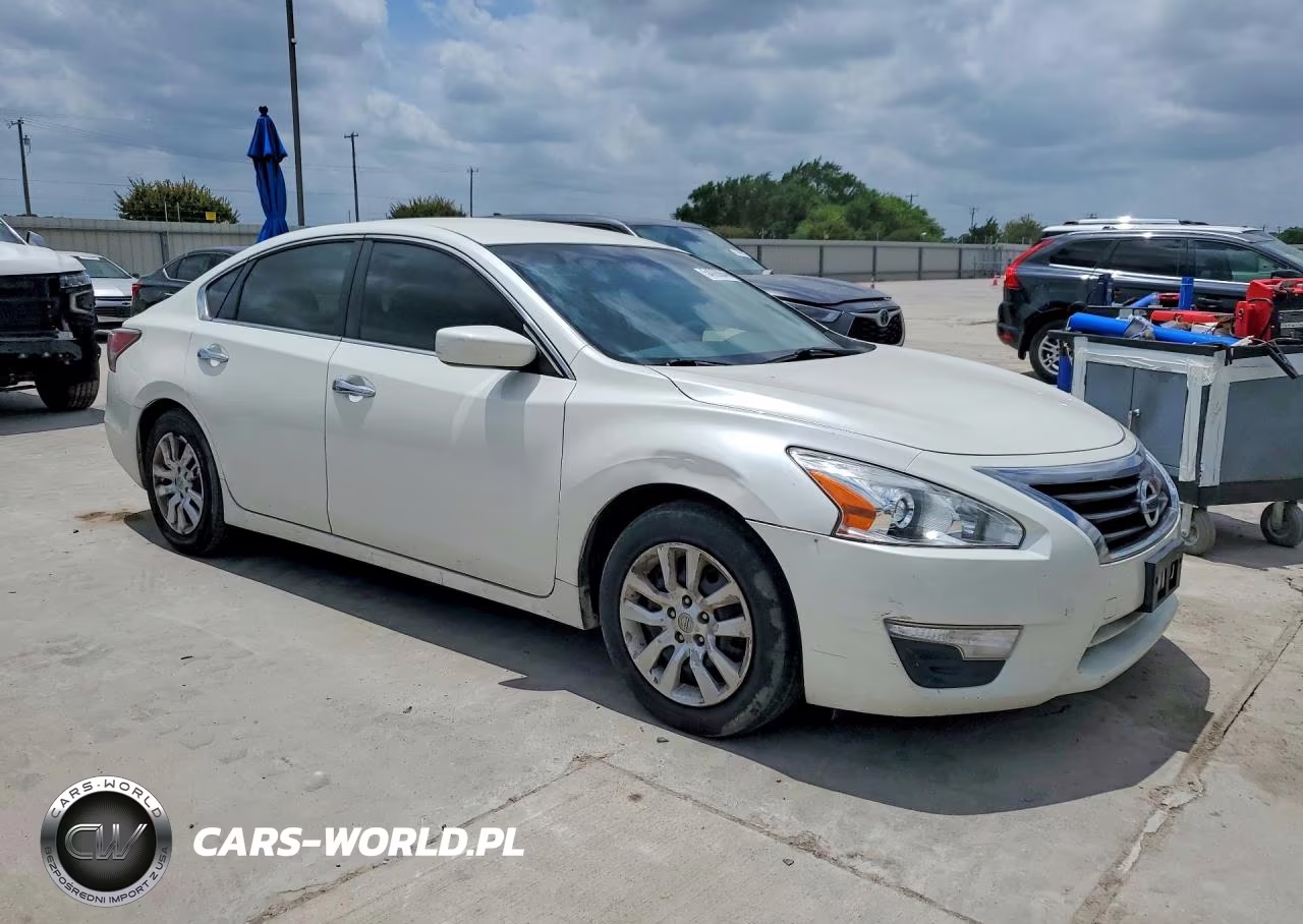2015 Nissan Altima 2.5 S VIN:1N4AL3AP4FC242215 - 4