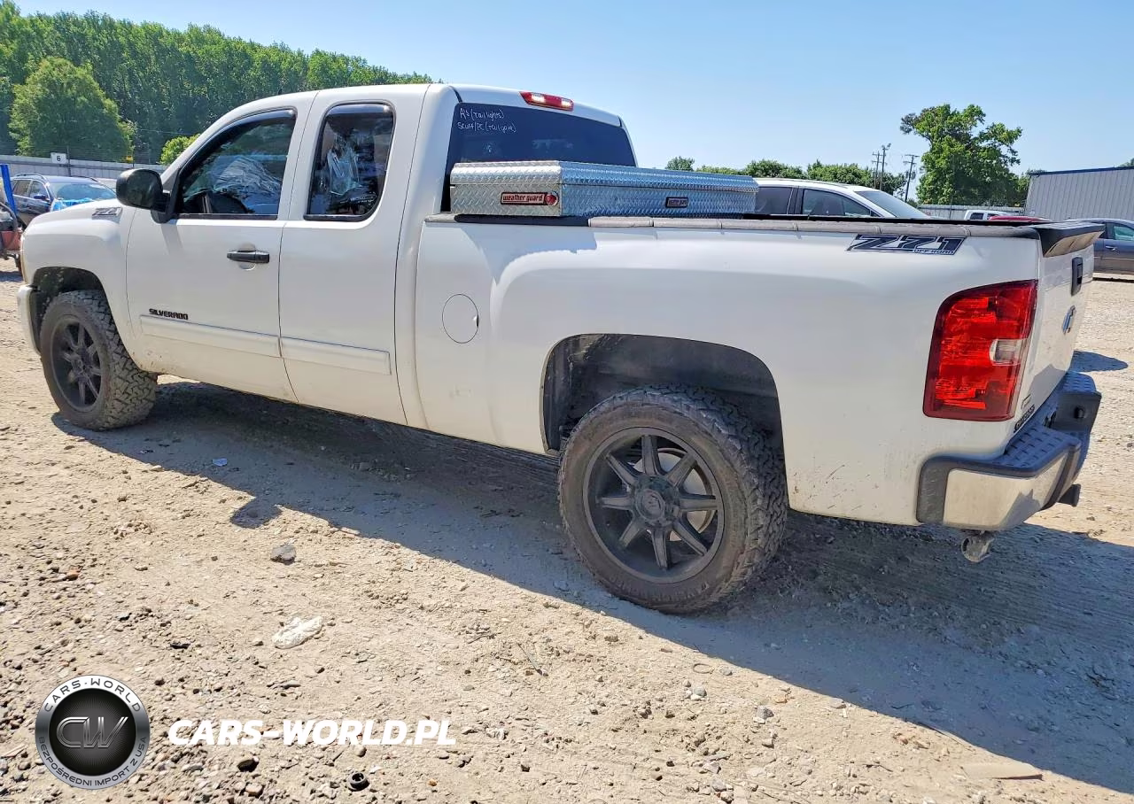 2011 Chevrolet Silverado C1500 Ls VIN:1GCRCREA6BZ131761 - 2