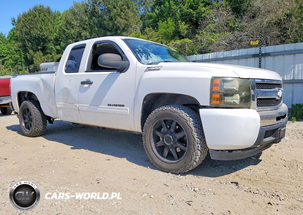 2011 Chevrolet Silverado C1500 Ls VIN:1GCRCREA6BZ131761 - 4