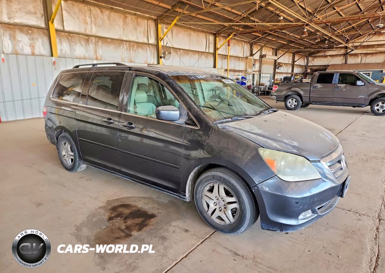 2005 Honda Odyssey Touring VIN:5FNRL38805B050836 - 4