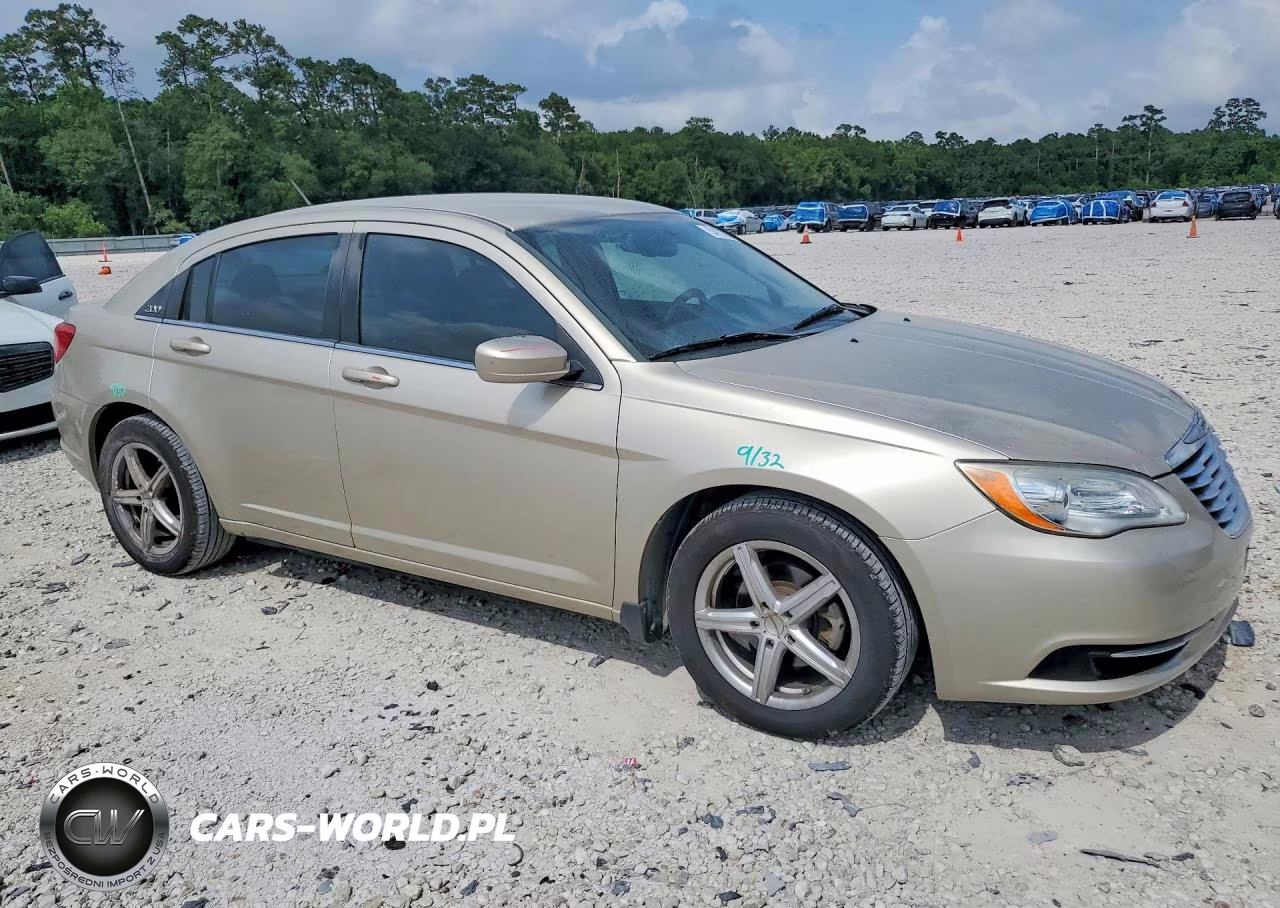 2013 Chrysler 200 Lx VIN:1C3CCBAG6DN736238 - 4