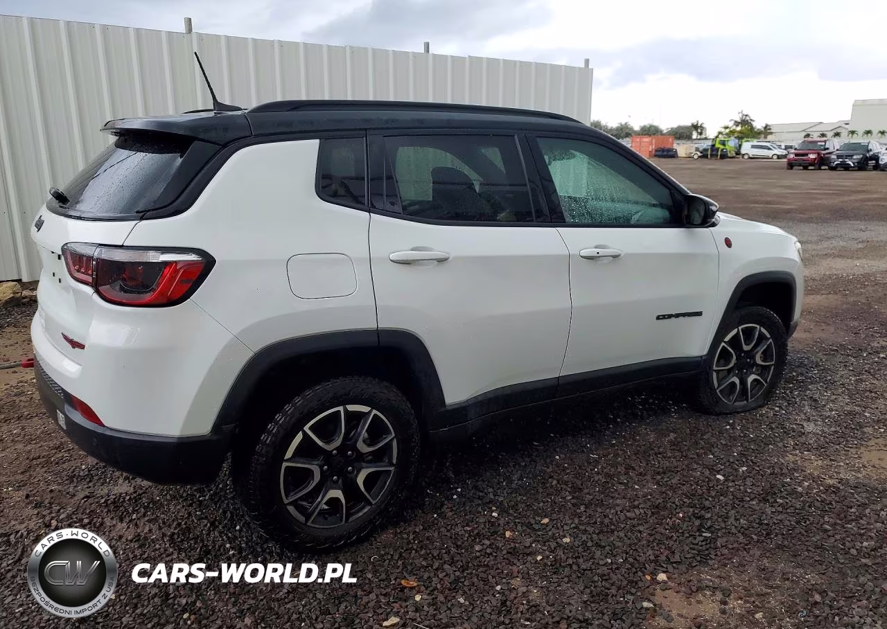 2024 Jeep Compass Trailhawk VIN:3C4NJDDN4RT144876 - 3