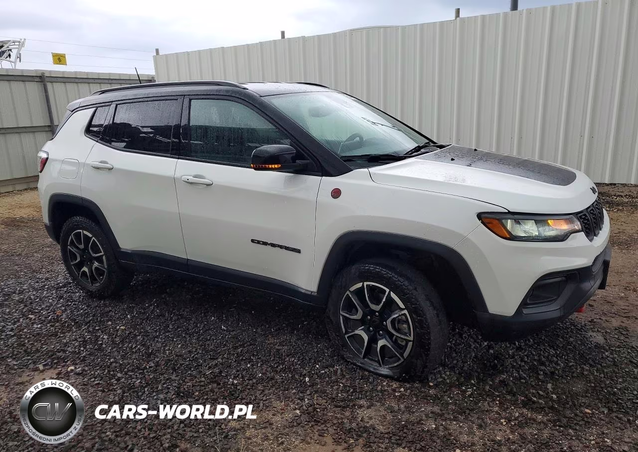 2024 Jeep Compass Trailhawk VIN:3C4NJDDN4RT144876 - 4