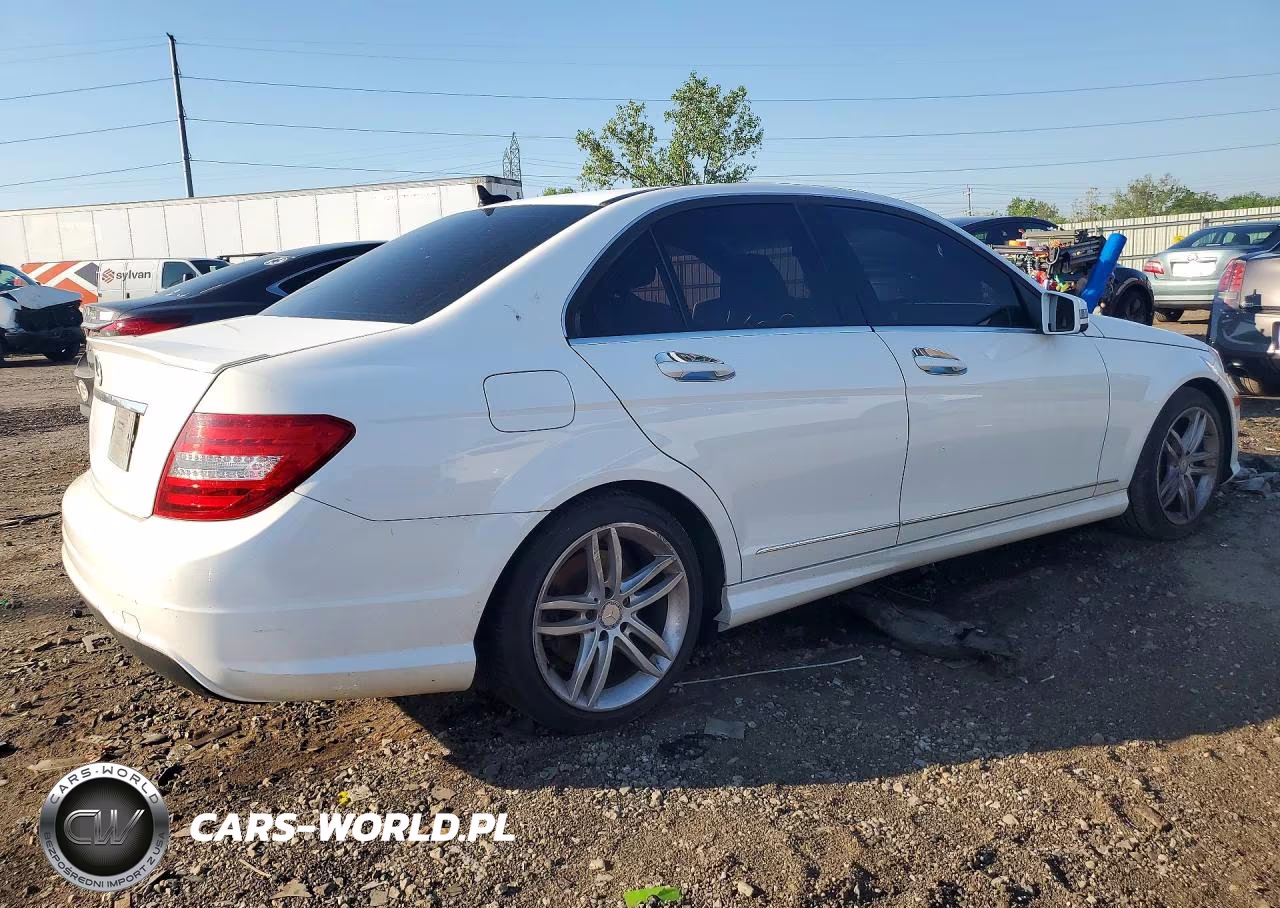 2014 Mercedes-Benz C 250 VIN:WDDGF4HB3EG252937 - 3