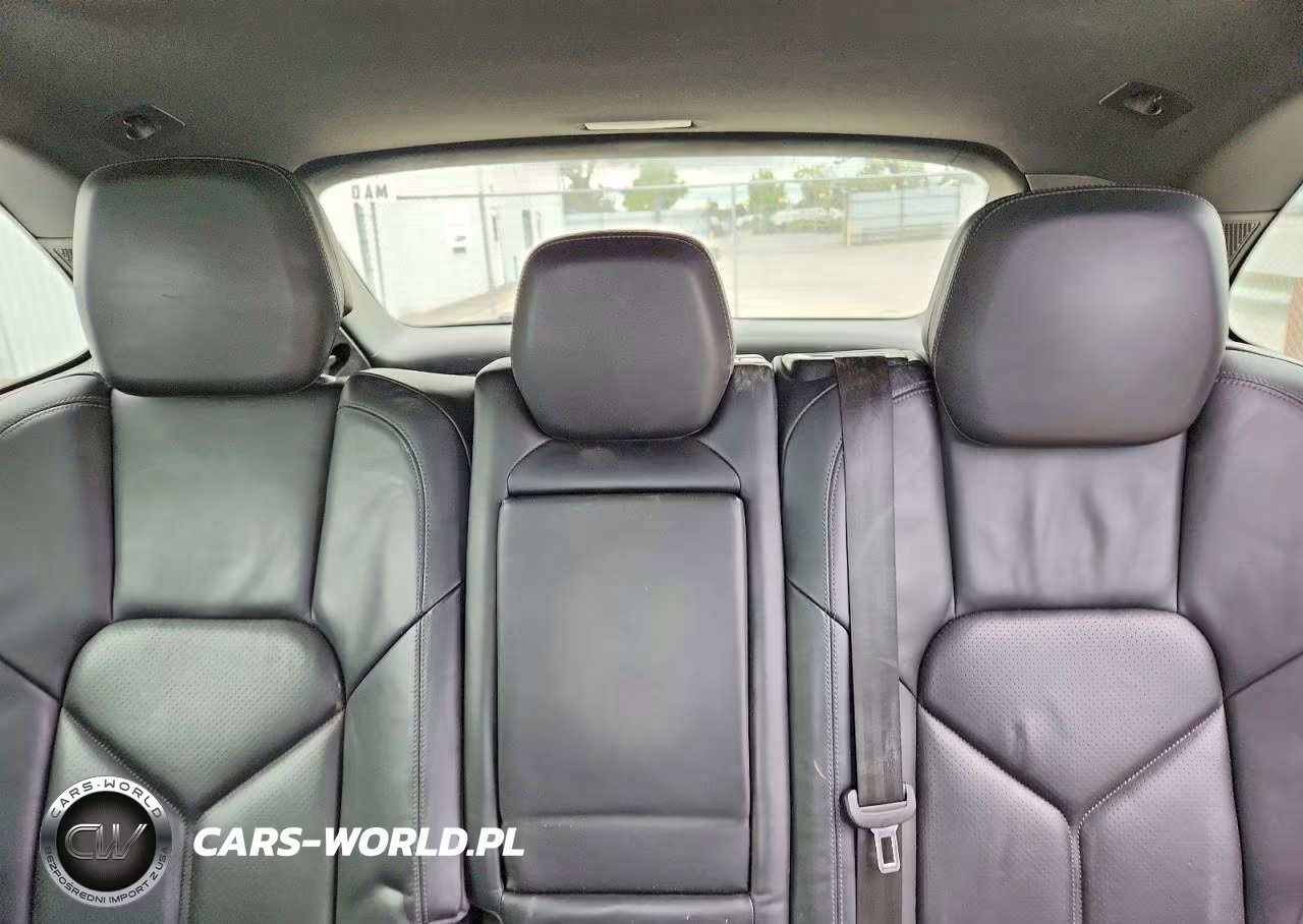 2011 Porsche Cayenne S VIN:WP1AB2A29BLA48445 - 10