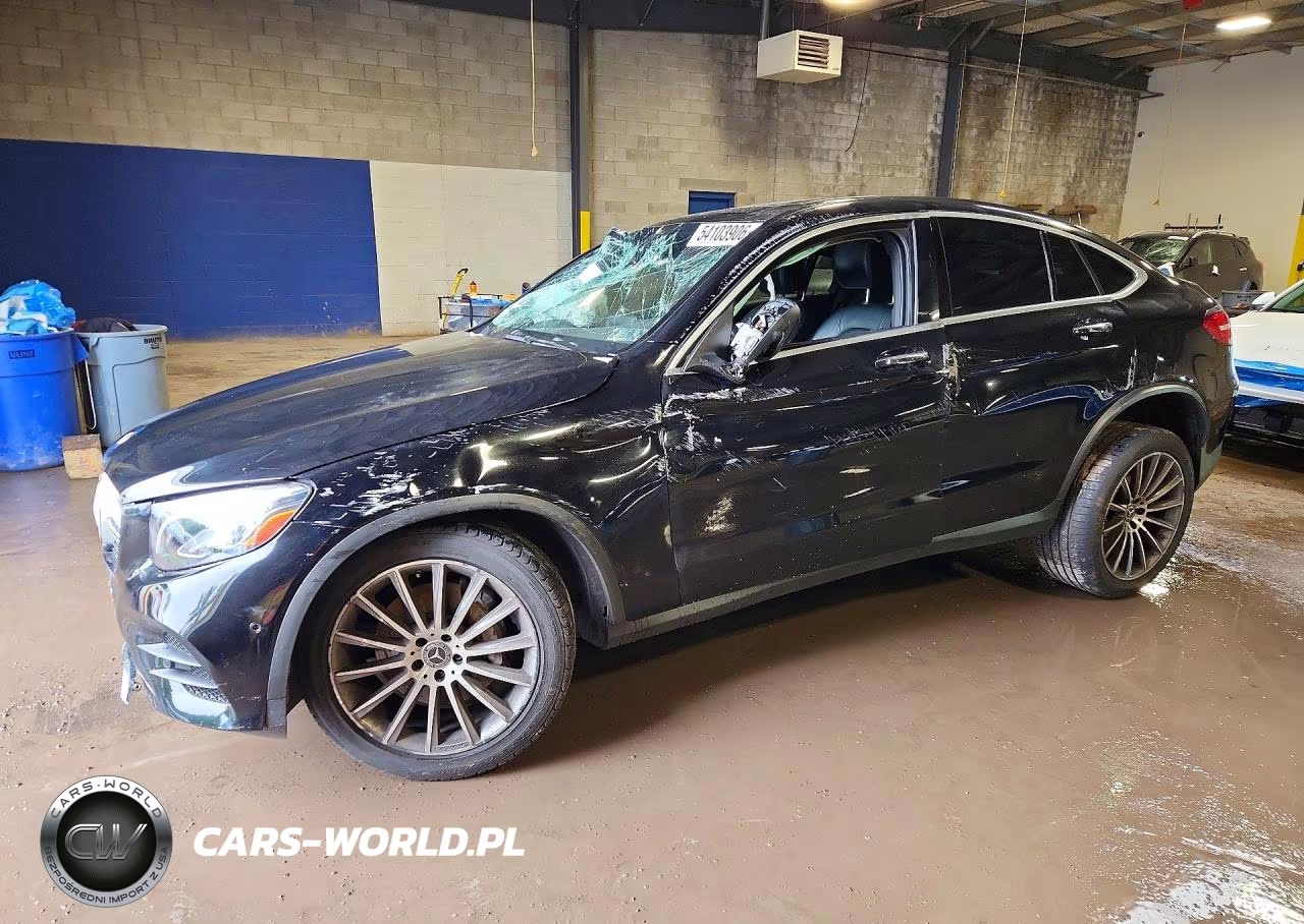 2018 Mercedes-Benz Glc Coupe 300 4Matic – zdjęcie 1 z 13