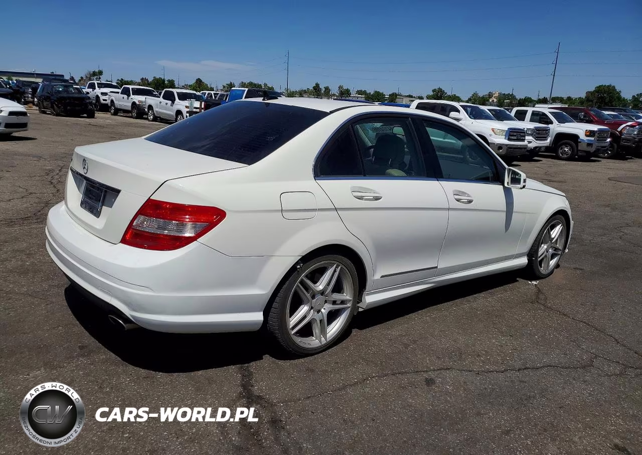 2010 Mercedes-Benz C 300 VIN:WDDGF5EB2AF360721 - 3
